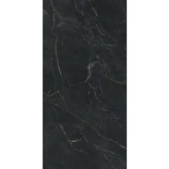 Saint Laurent की तस्वीर