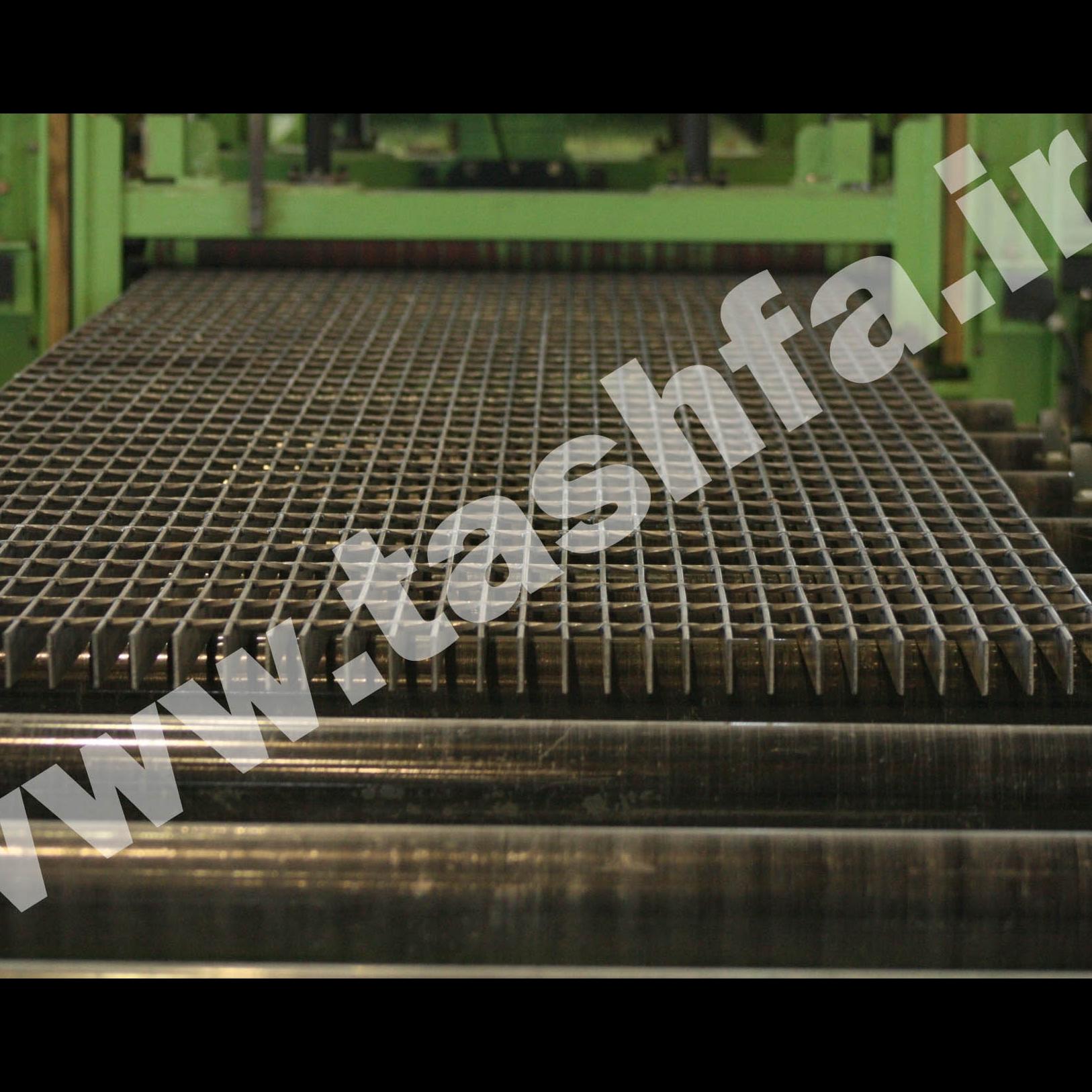 Picture Of Manual steel grating and electro-forged galvanized and black